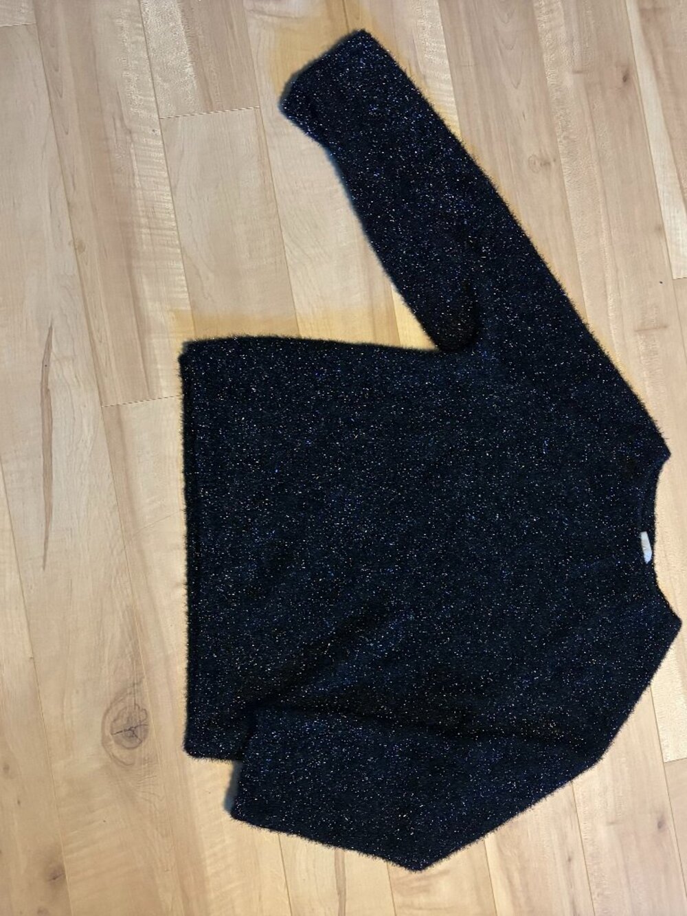 H&M - Oversized Fuzzy black sweater with sparkles - Picture 2 of 2